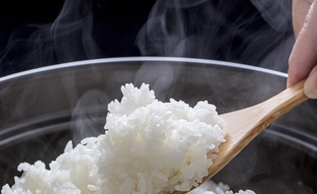 steaming white rice